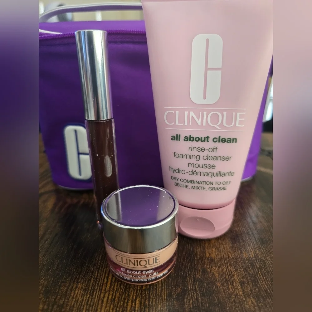 Clinique, Skincare/Makeup, 4 Piece Bundle Set